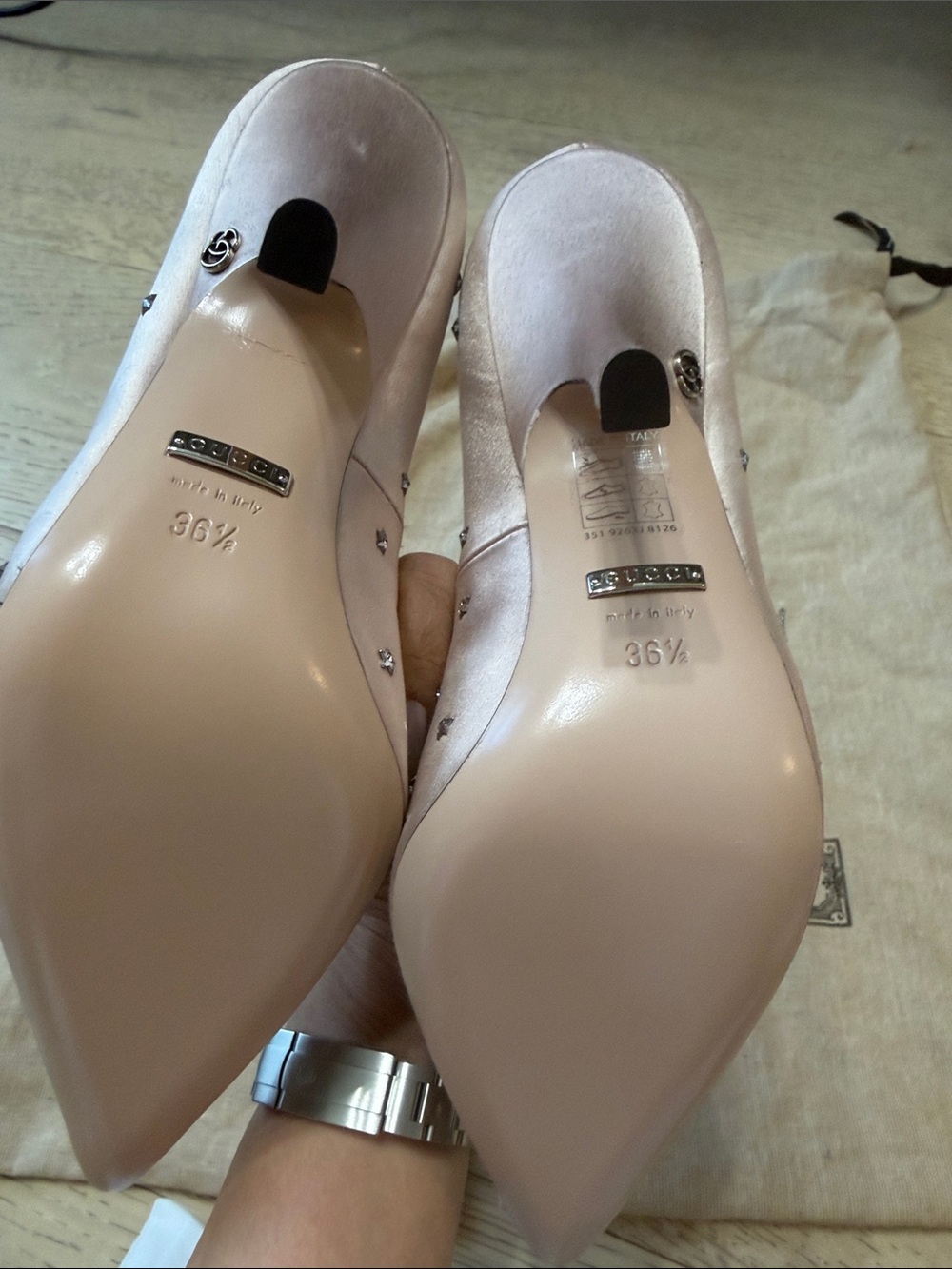 Gucci Blush Pink Star-Embellished Pointed Mary Jane Heels - Picture 2 of 5